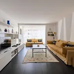 Apartament Splendid Flat In The Heart Of With Pa